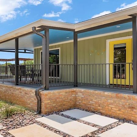 Blumenhaus Sleeps 6 Full Kitchen Plus Hot Tub フレデリックスバーグ エクステリア 写真