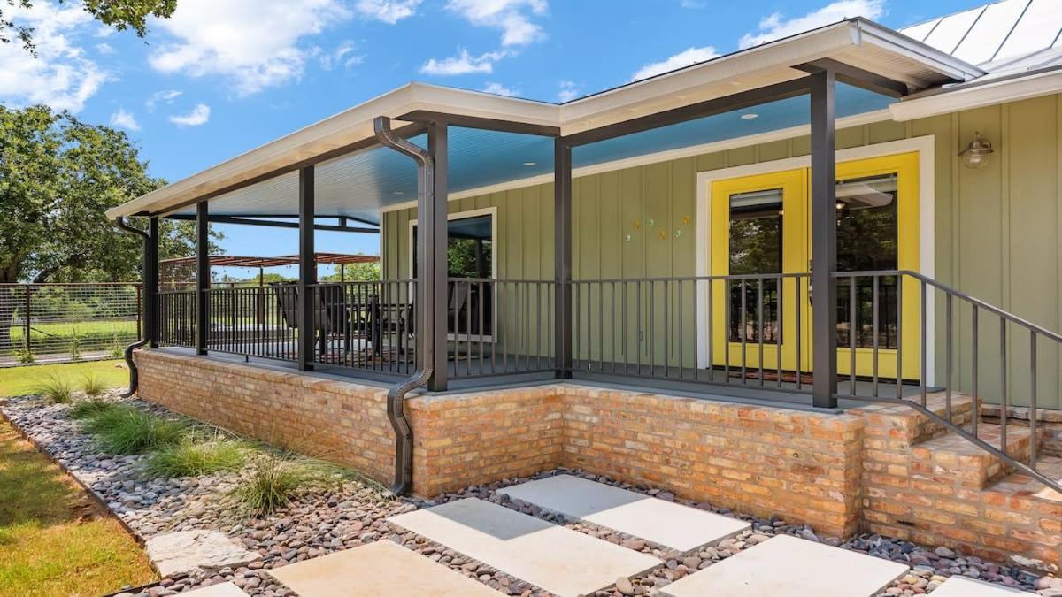 Blumenhaus Sleeps 6 Full Kitchen Plus Hot Tub フレデリックスバーグ エクステリア 写真