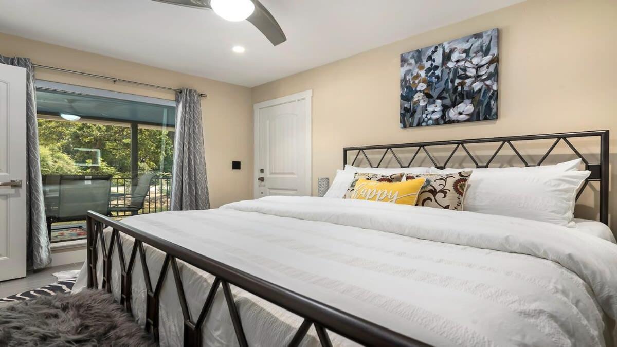 Blumenhaus Sleeps 6 Full Kitchen Plus Hot Tub フレデリックスバーグ エクステリア 写真