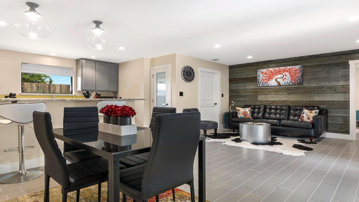 Blumenhaus Sleeps 6 Full Kitchen Plus Hot Tub フレデリックスバーグ エクステリア 写真